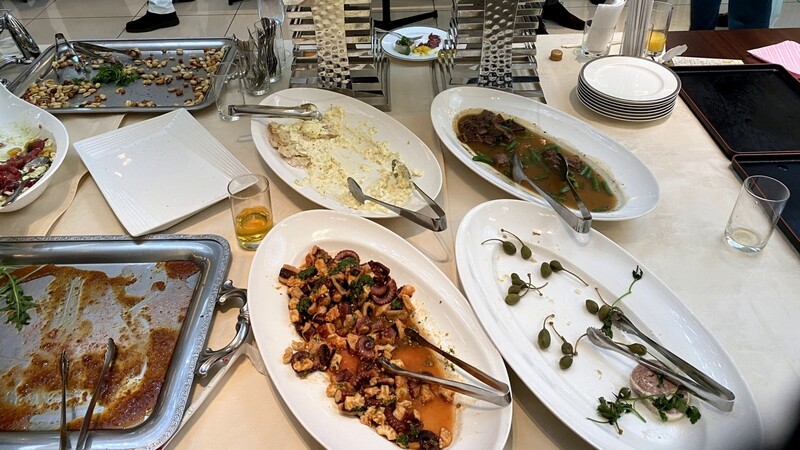 新年会で食べ残しの持ち帰りを禁止する飲食店やホテルはもう時代遅れ その理由とは 井出留美 個人 Yahoo ニュース 新年会で食べ残しの持ち帰りを禁止する飲食店やホテルはもう時代遅れ その理由とは 井出留美 個人 Yahoo ニュース