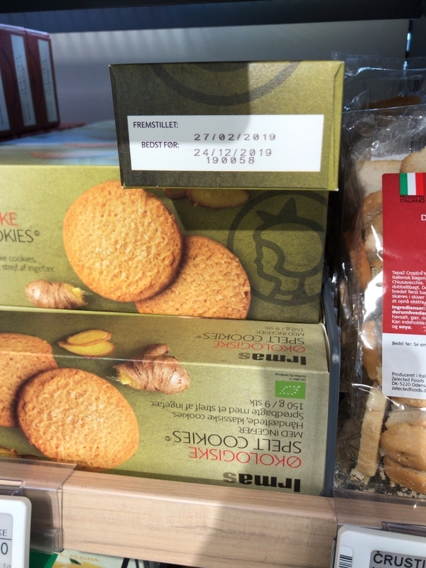 デンマークのスーパーで販売されているクッキー。個包装ではなく、一括して入っている（筆者撮影）