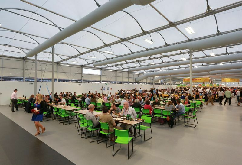 2012年ロンドン五輪プレビュー 選手村 5000人収容の大食堂