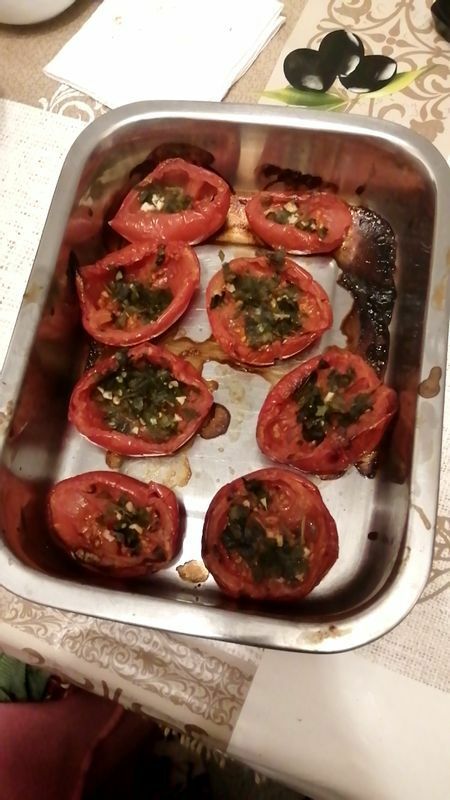 トマトのオーブン焼き（リタさん提供）