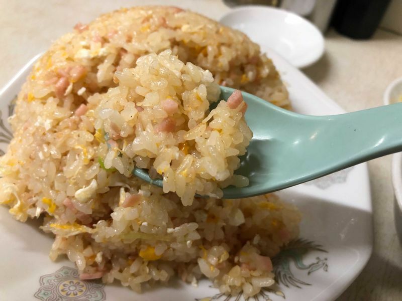固めに炊いたパラパラの米が特徴