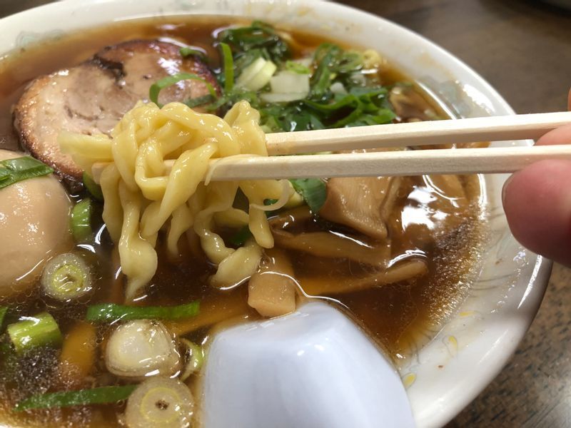 麺が極太なのが珍しい