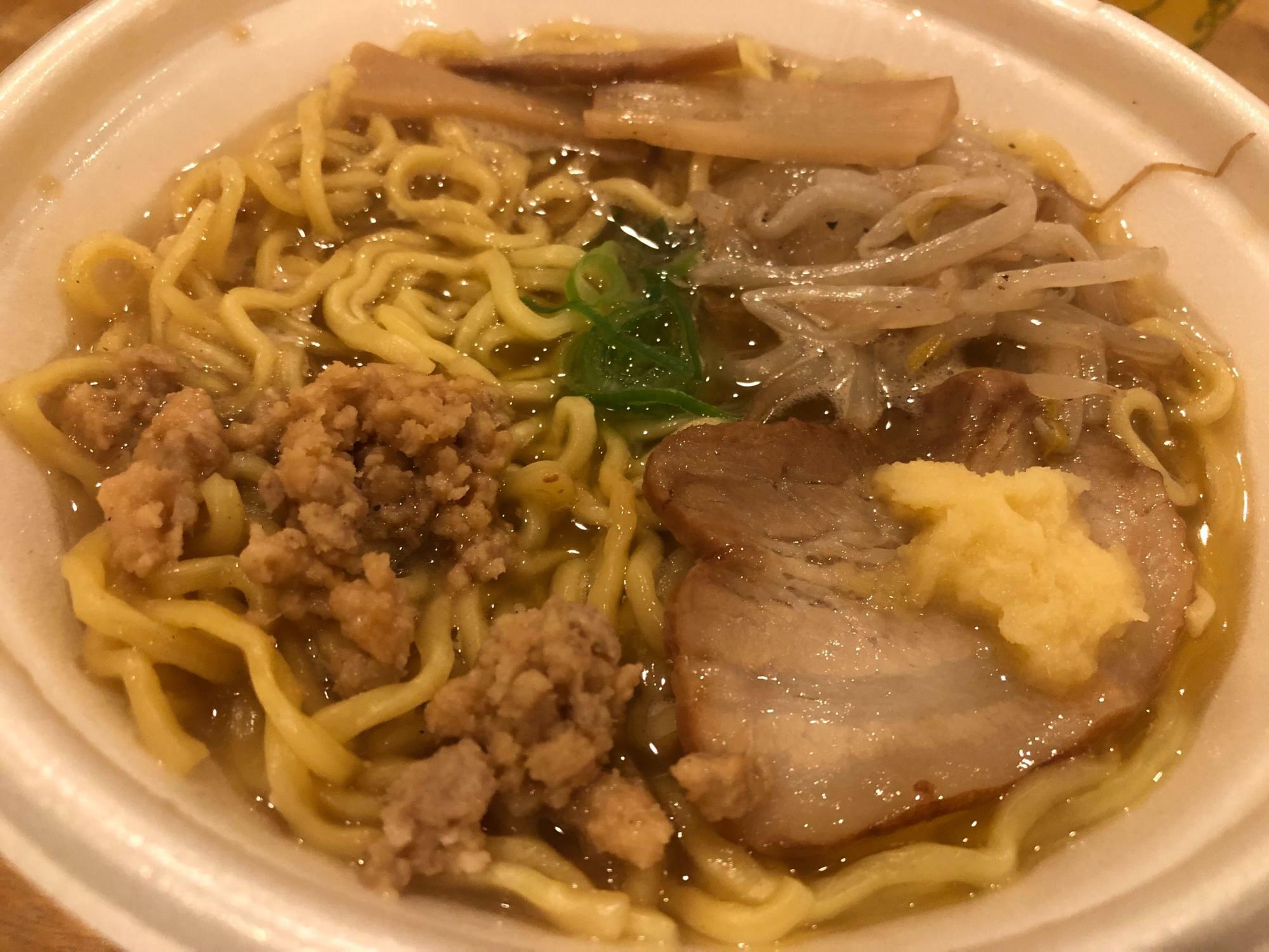 味噌の香ばしさ、ラード感が際立つ