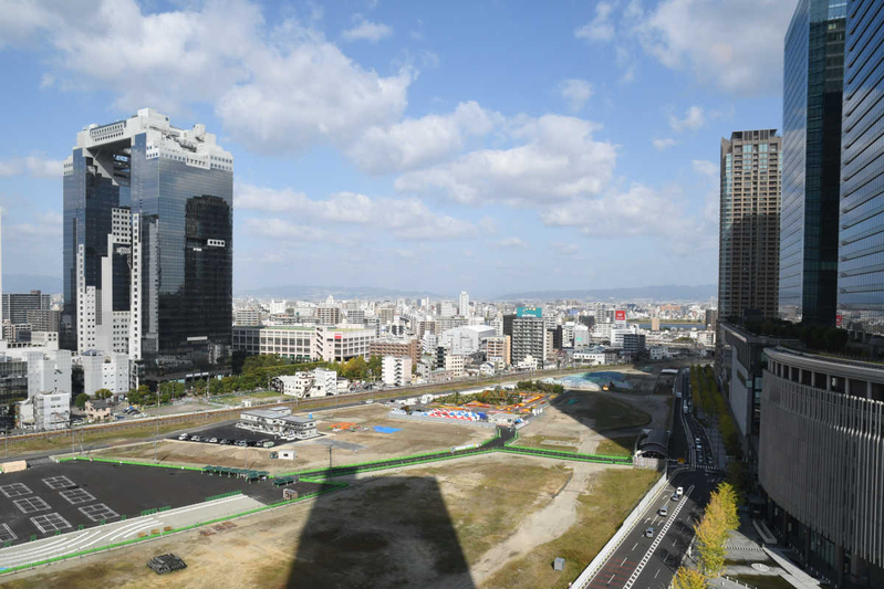 JR大阪駅の北側に広がる空き地。この地下に北梅田駅が建設中だ
