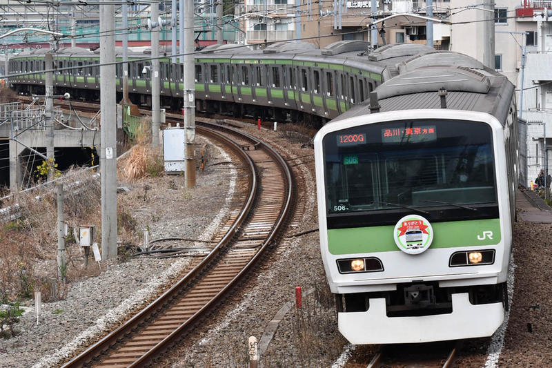 先日引退したJR東日本の山手線用E231系。鉄道ファンが線路敷地内に入って撮影しようとし、列車が緊急停止するといった事態も起こった（特記以外の写真は筆者撮影）