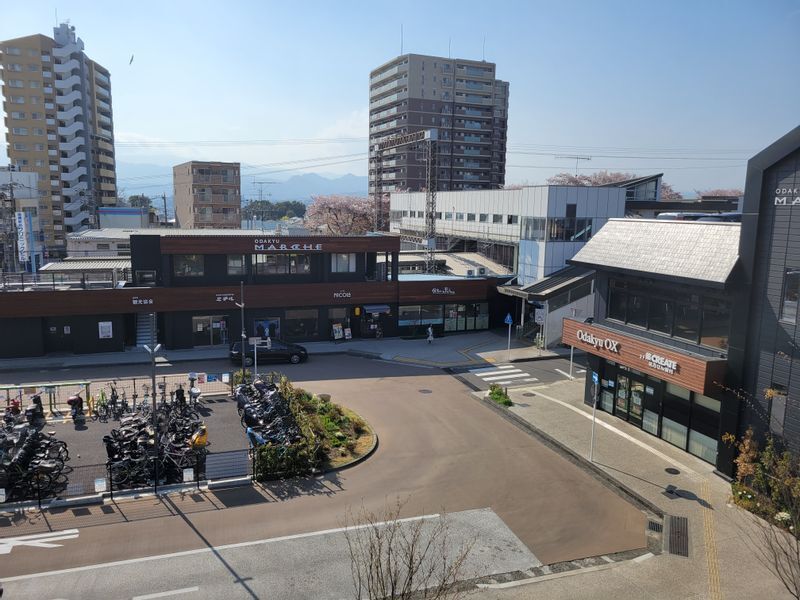 「小田急ベンチプロジェクト」第1段の舞台となる座間駅前（写真提供：小田急電鉄株式会社）