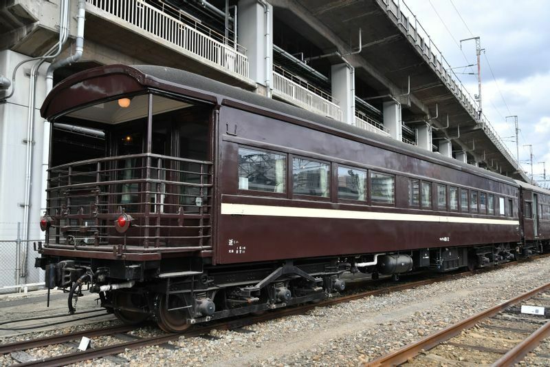 京都鉄道博物館で同時展示されているマイテ49形（写真は宮原支所で撮影されたもの）