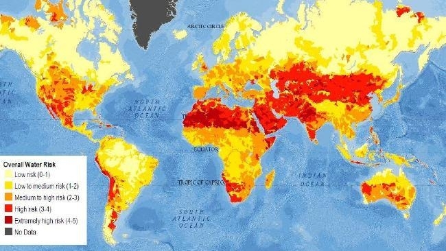 色が濃い地域ほど水不足になるリスクが高い。出典：World Resource Institute