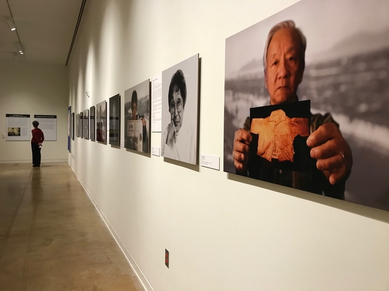 写真家ダレル・ミホ氏が撮影した日系アメリカ人被爆者たちの写真とプロフィールが展示されている。筆者撮影