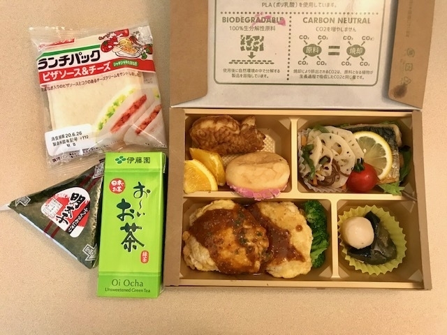 ホテルで2日目に提供された昼食。筆者撮影