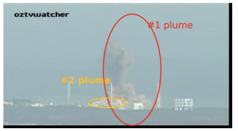 ガンダーセン氏は、最初の爆発で黒煙があがった（赤いサークル）後に２回目の爆発（黄色いサークル）が起きた可能性があると考えている。写真：fairewinds.orgからキャプチャー。