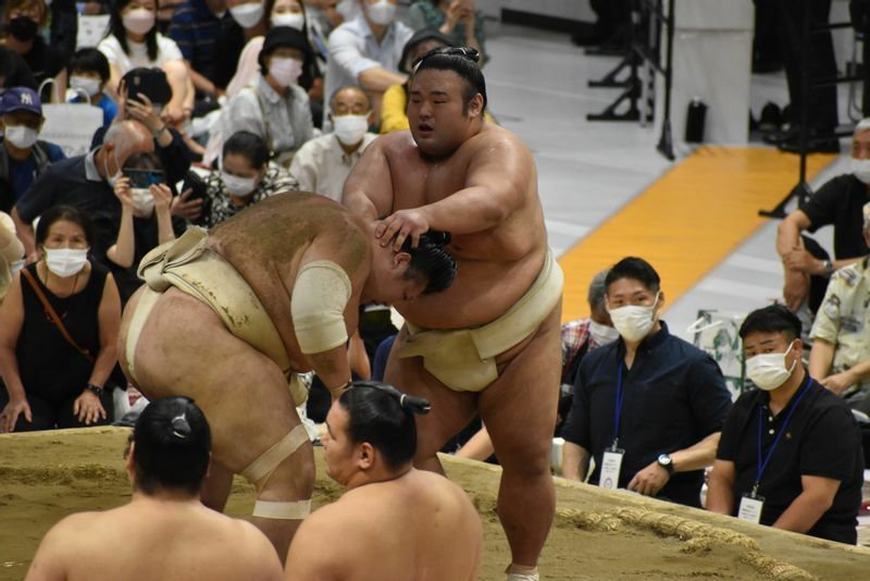 立川巡業で稽古をつける貴景勝（写真：筆者撮影）