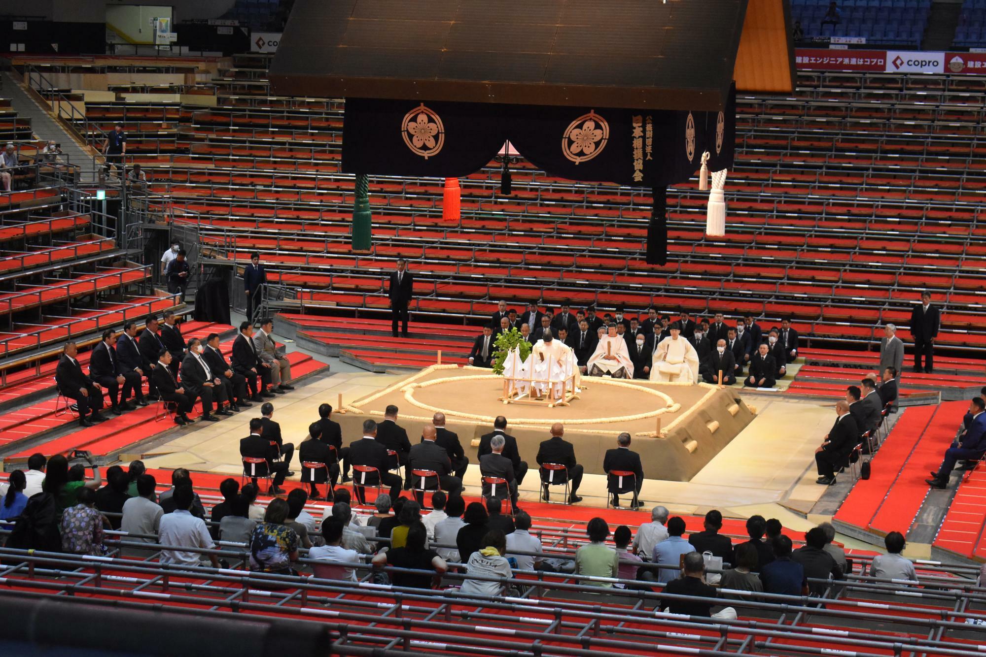 名古屋場所の土俵祭の様子（写真：筆者撮影）