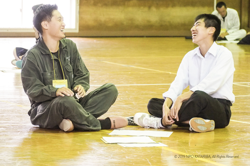 地域の若者と中学生が語り合う、益田市のカタリ場の様子　写真：NPOカタリバ