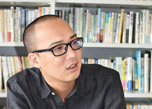 不登校経験者・石井志昂(『不登校新聞』提供)