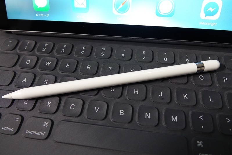 別売りとなるApple Pencilとキーボード内蔵カバー。
