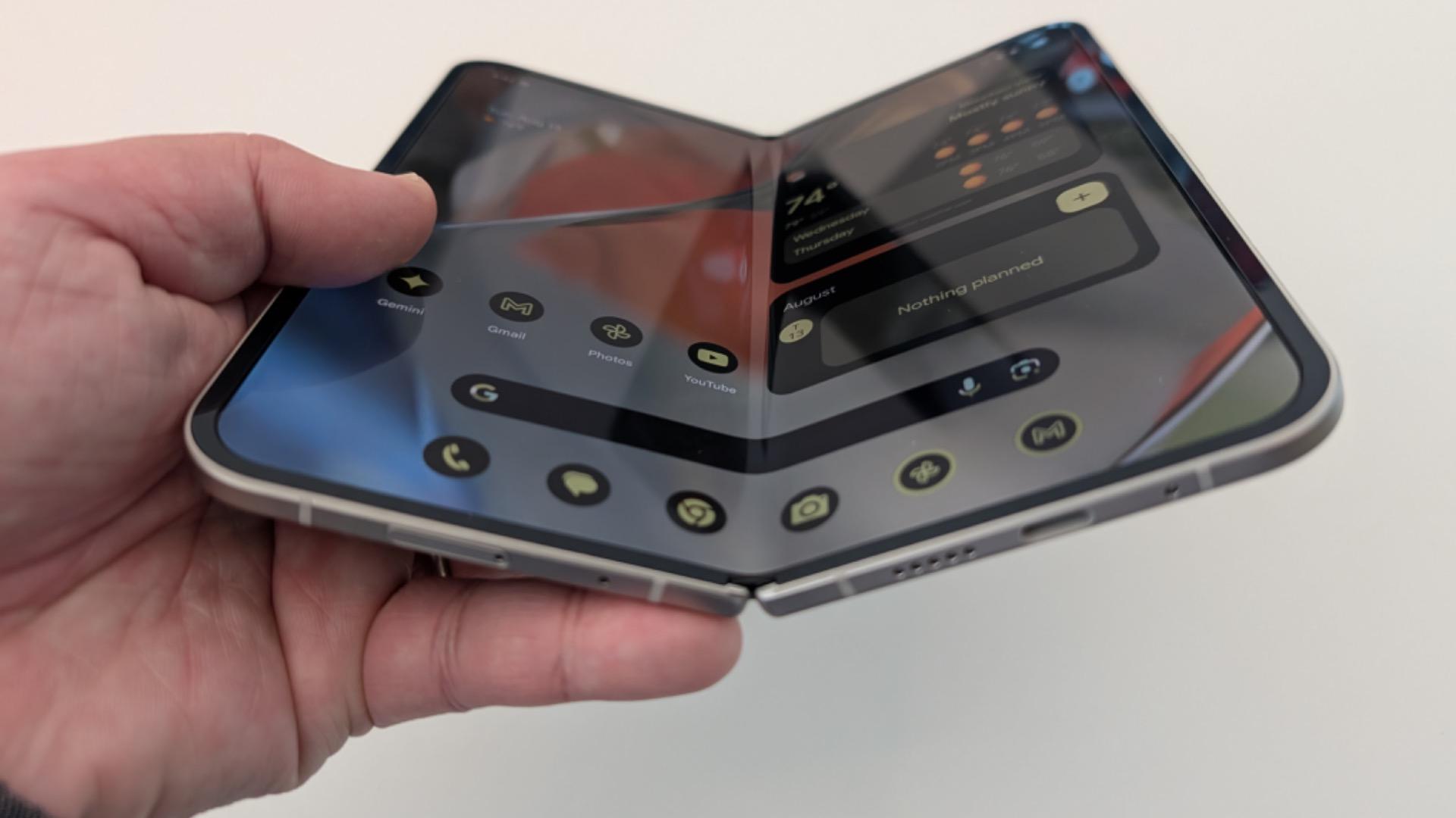 AIとの相性がいい折りたたみスマホ「Pixel 9 Pro Fold」を使って AIとの相性がいい折りたたみスマホ「Pixel 9 Pro Fold」を使って