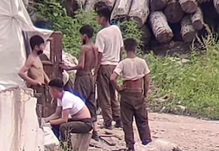 痩せた北朝鮮兵。20年夏以降に撮影されたと見られる。「ウナビョル」収集動画より