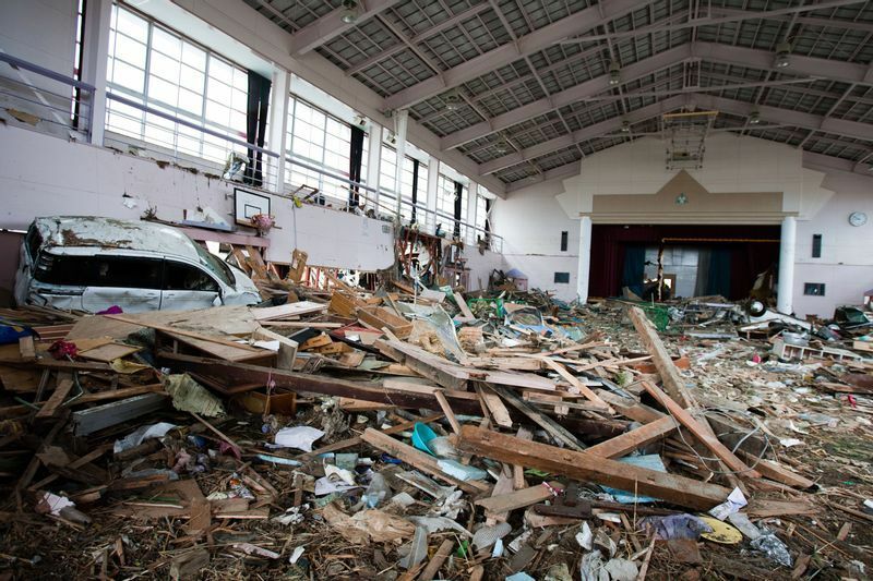 東日本大震災で被災した体育館