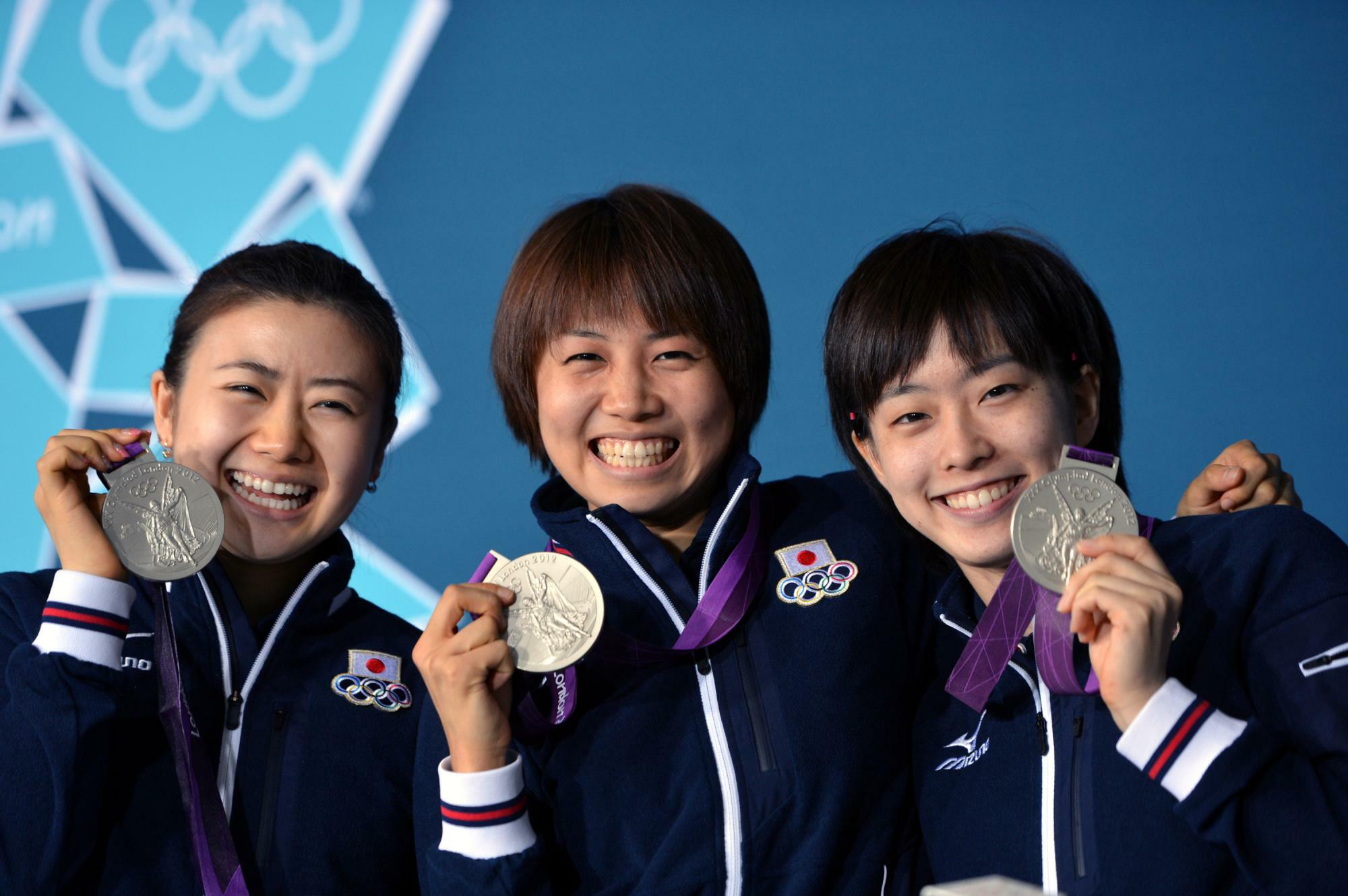 2012年ロンドン五輪女子団体で銀メダルに輝いた日本チーム