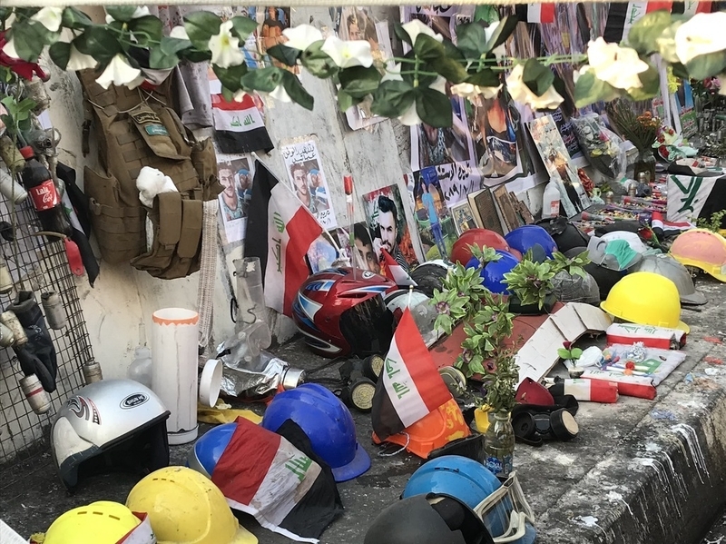亡くなったデモ参加者の遺品や写真の展示 筆者撮影