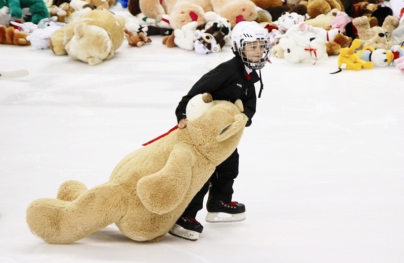 （Teddy Bear Toss Game at Giant Center／Photo: Jiro Kato）