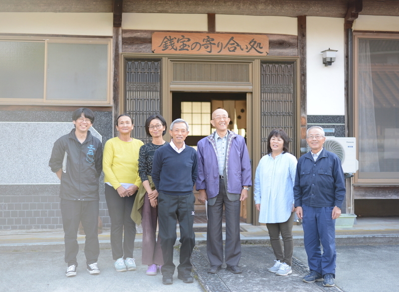 布施地区の皆さん。左から4番目が品川さん。