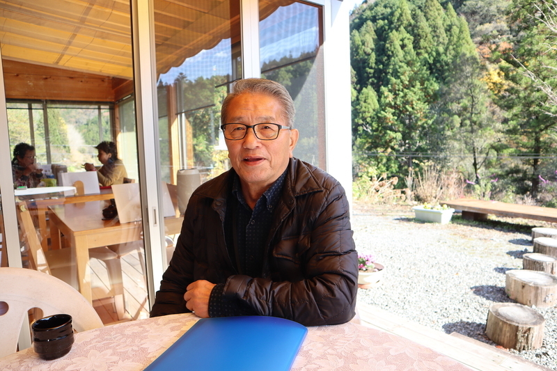 「鷹取キムチの里づくり実行委員会」の矢野豪佑さん。初瀬における集落活動センターの取り組みについて教えてくれた。