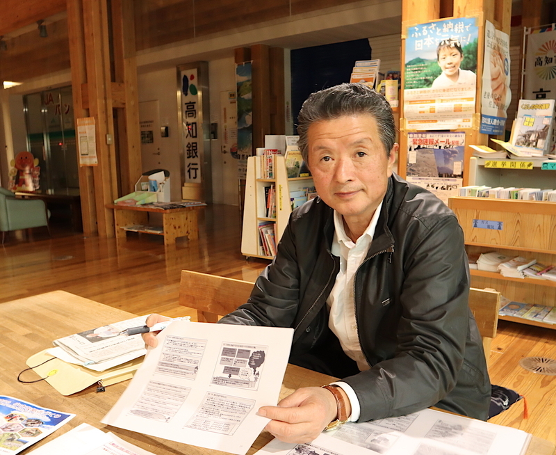 集落活動センターの大切さについて、熱心に話をする矢野富夫・前町長。