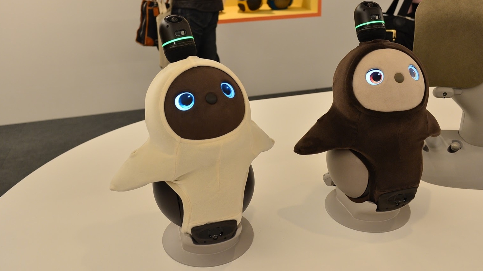 役に立たない家族型ロボット Lovot ラボット を体験してみた 神田敏晶 個人 Yahoo ニュース
