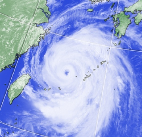 2014年7月8日　沖縄付近を北上した台風8号