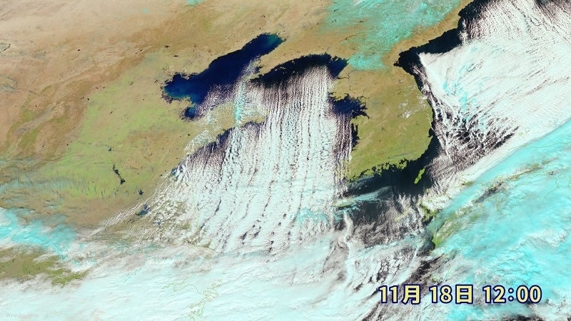 山東半島から九州の西に広がるすじ状の雲：拡大図（11月18日正午，ウェザーマップ）