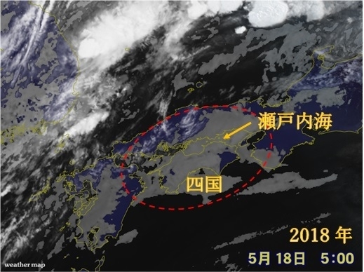 気象衛星ひまわり8号が捉えた霧（2018年5月18日、ウェザーマップ作画）