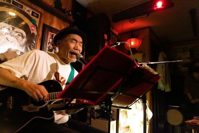 ライブを一番楽しんでいるのは本人かもしれない 筆者撮影
