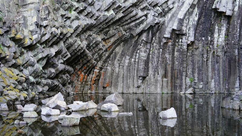 兵庫県　玄武洞の柱状節理　※写真はすべて筆者が撮影　