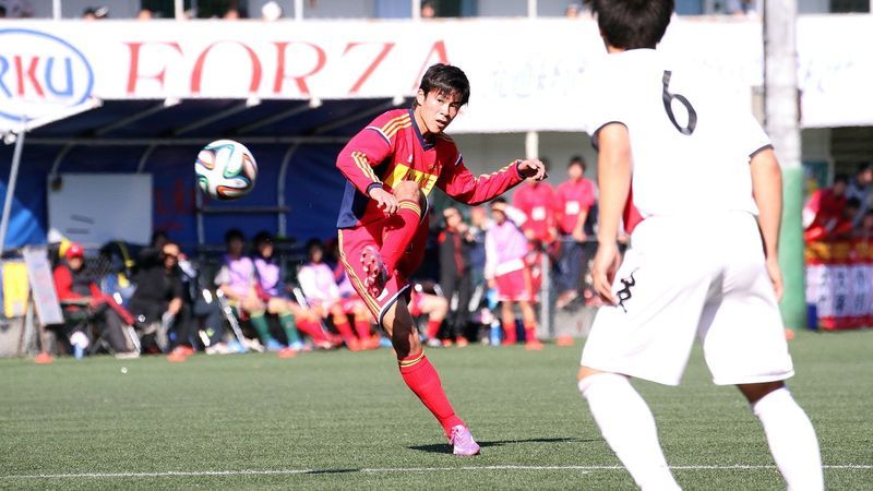 そのFKは「ほぼ100%枠にいく」。FC東京内定の小川諒也(流経大 そのFKは「ほぼ100%枠にいく」。FC東京内定の小川諒也(流経大