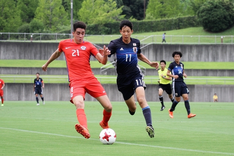 初代表のFW原大智（FC東京U-18）は厳しい守備を前に無得点も、幅のある動き