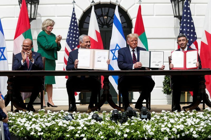 2020年９月にホワイトハウスでトランプ大統領の主催で行われたイスラエルとUAE,バーレーンとの国交正常化合意の調印式