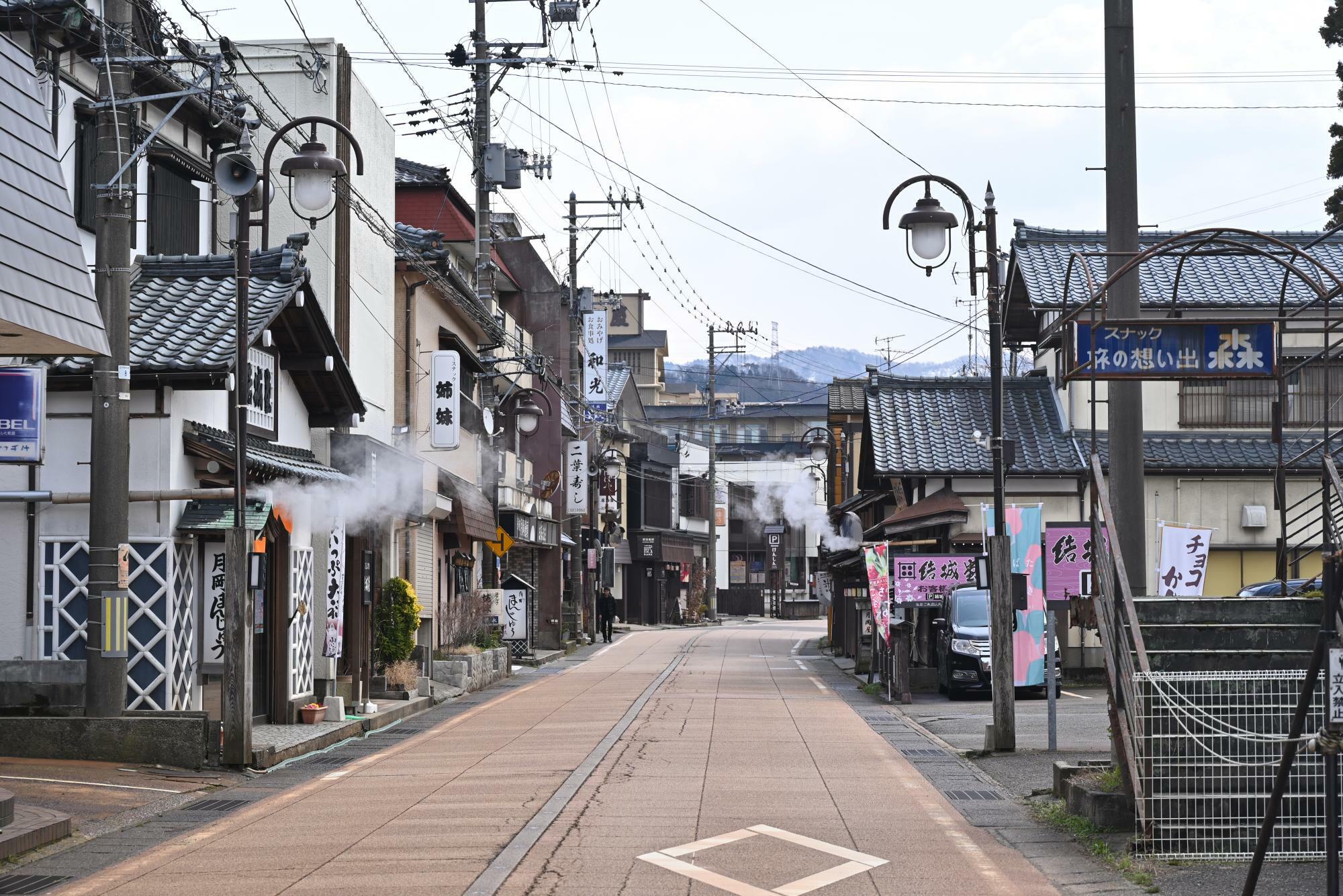 新発田市を代表する温泉地として知られる月岡温泉