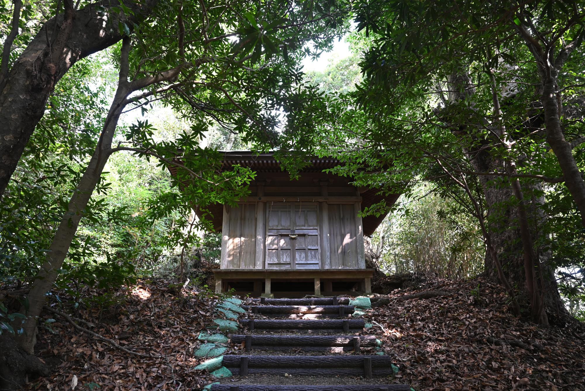 久能山山頂にある「末社愛宕神社」