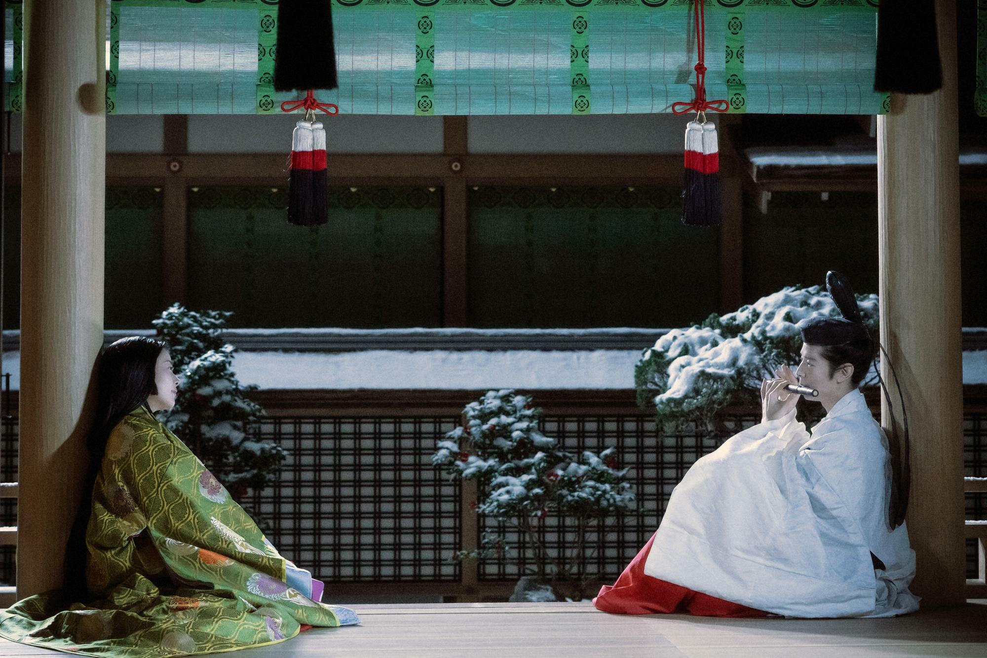 今回、雪や紅葉など平安絵巻感が色濃くなっていた。絵になる一条天皇と定子（高畑充希）写真提供：NHK