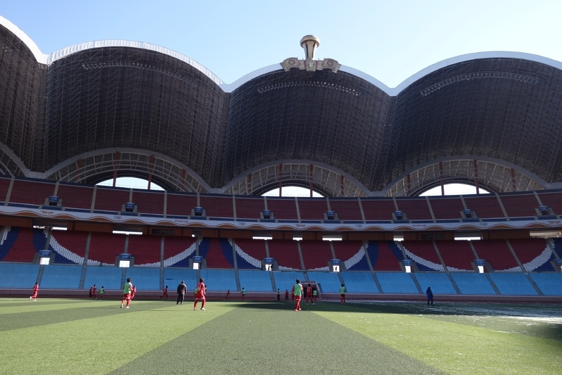 15万人が入るメーデースタジアム（5・1競技場とも呼ぶ）で調整していた女子北朝鮮代表
