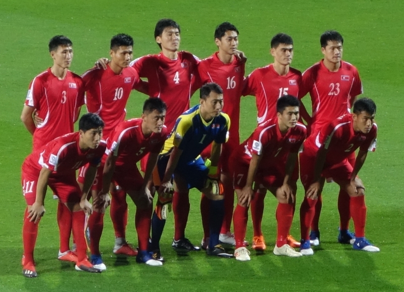 北朝鮮代表としてアジアカップに出場した東京ヴェルディ所属の李栄直（後列右から3番目、筆者撮影）