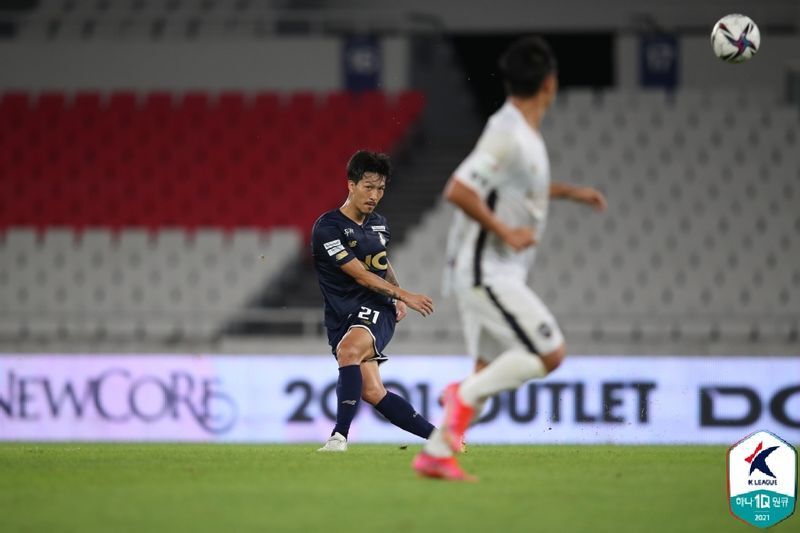 「誰になんと言われても自分のやりたい道を進む」と語る（写真・韓国プロサッカー連盟提供）