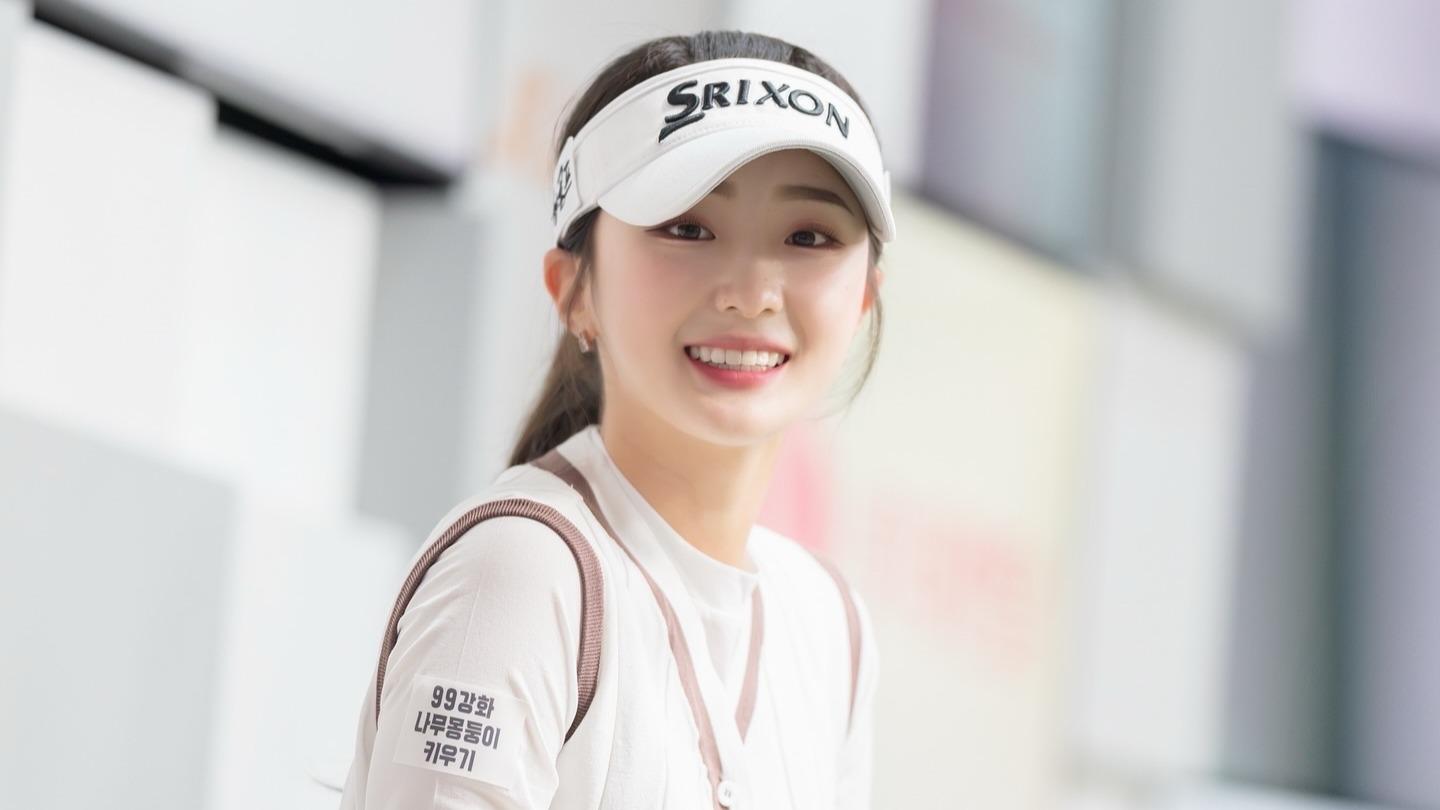 韓国女子プロゴルファーイ・ジョウン6のトーナメント実使用直筆サイン入りグローブ Amazon.co.jp: アンシネ直筆サイン入り2Lサイズ写真…韓国女子