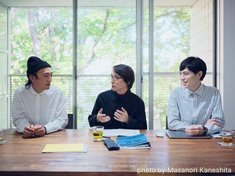 監督集団「５月」gogatsu。左から関友太郎、佐藤雅彦、平瀬謙太朗の3監督