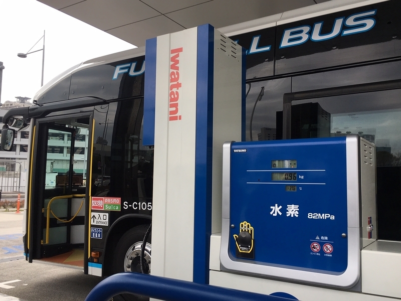 FCVだけでなく、FCバスへの水素充填にも対応した国内初の水素ステーション「イワタニ水素ステーション　東京有明」。１時間でFCバス４台分、80キロの水素充填が可能な水素ステーションだ