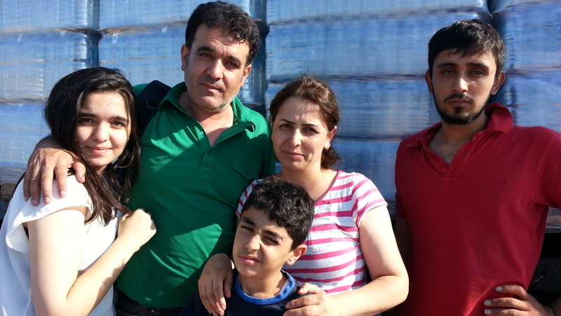 シリア北部コバニからやって来たアブドルカーデルさんの家族（筆者撮影）
