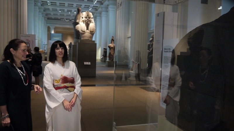 大英博物館を訪れた小松さん（筆者撮影）