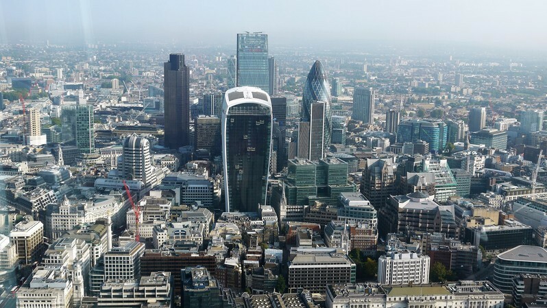 世界のマネーが集まってくる国際金融都市ロンドン（筆者撮影）